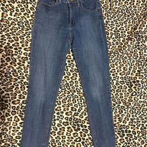 Levis 721 high rise skinny